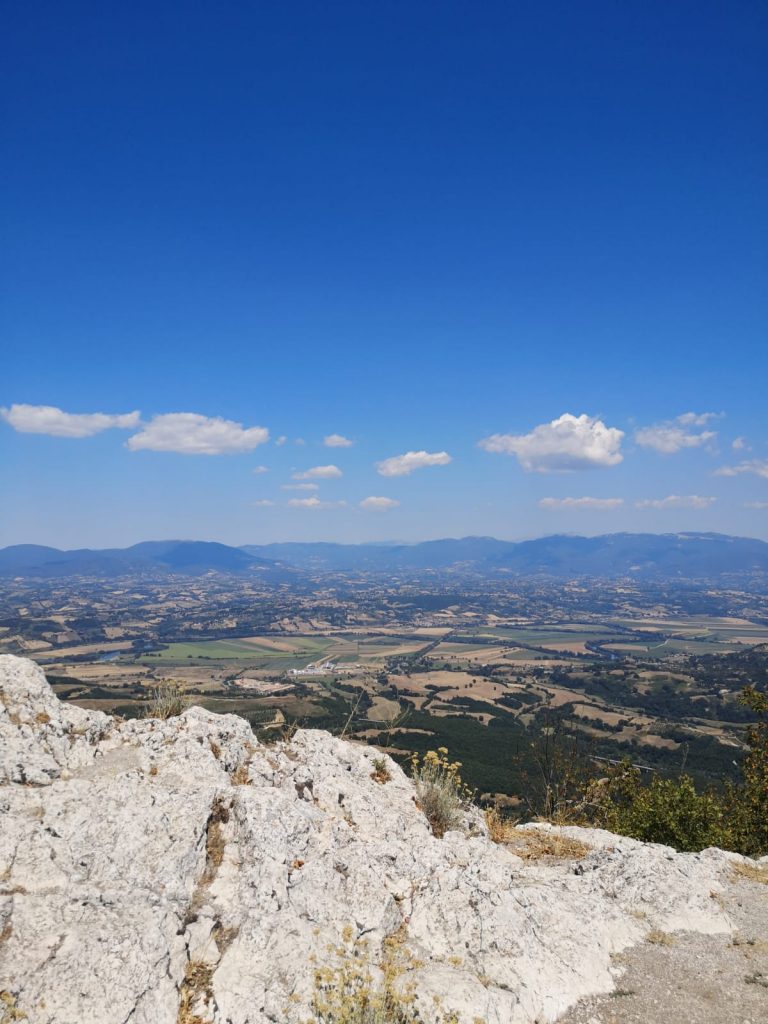 La valle del Tevere dalla cima del monte Soratte